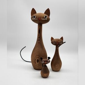 Japanese Cryptomeria Cedar Wooden Handcarved 2" x 2.5 " Cat Vintage Set